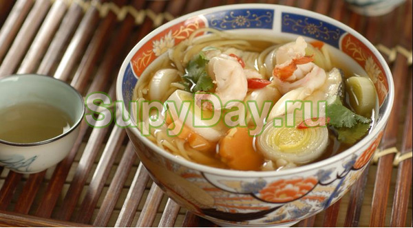 Рыбный суп с креветками по - китайски