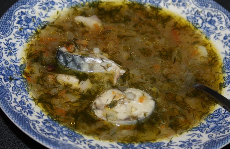 Как сварить суп из скумбрии свежемороженой - простые и вкусные рецепты